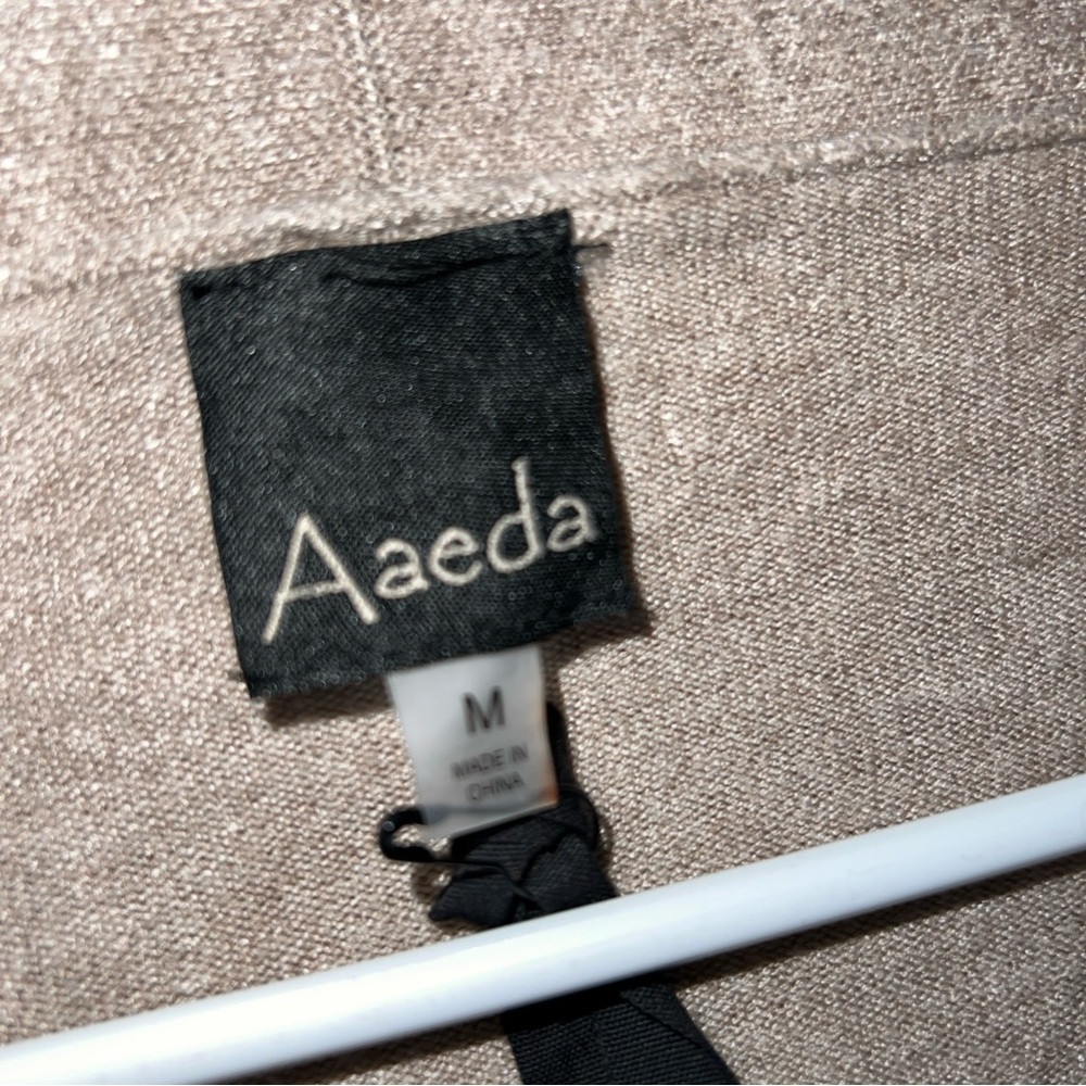 Aaeda Long Sleeve Open Cardigan Sweater Tan White Embroidered Floral Size Medium - Picture 2 of 7